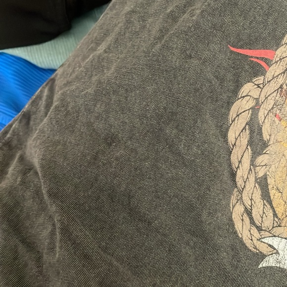 h&m graphic tee - Picture 2 of 3